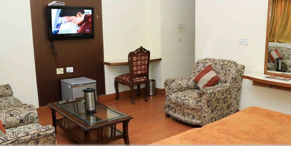 Sunny Restaurant & Bear Bar, Gurdaspur 5